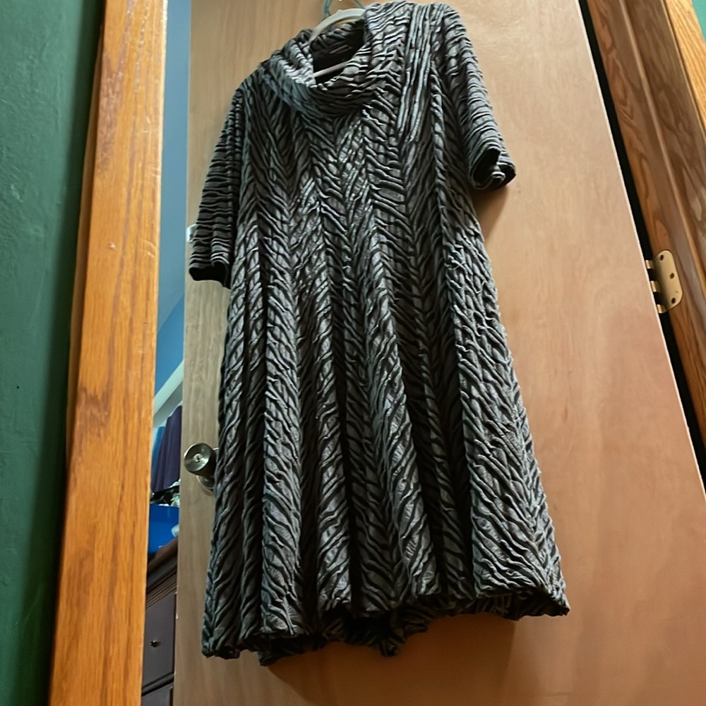 Signature by Robbie B black and gray zebra prints midi dress GUC size 1X